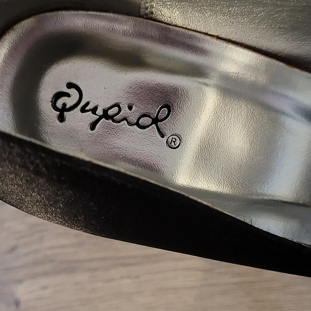 Shoes - Picture 5 of 7